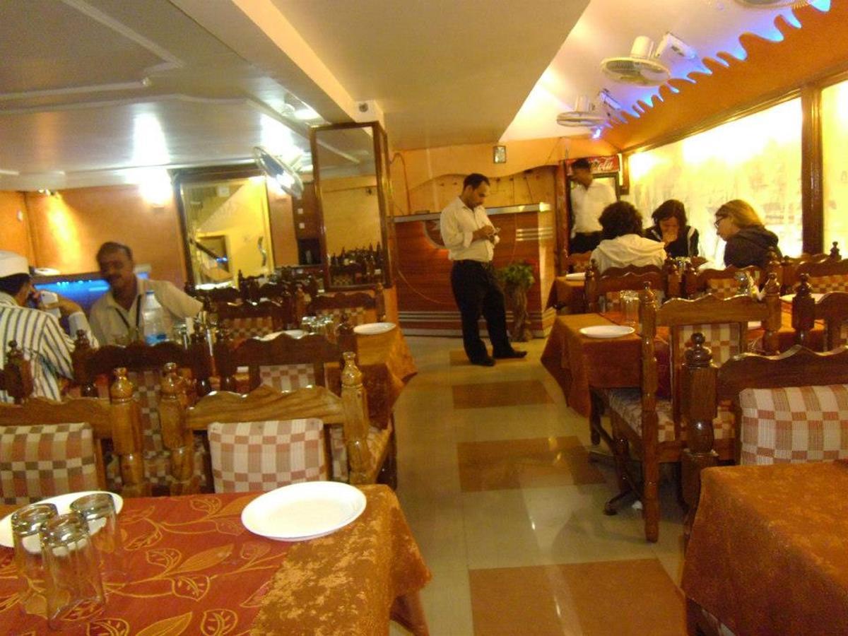 Hotel Lara India Varanasi Ngoại thất bức ảnh